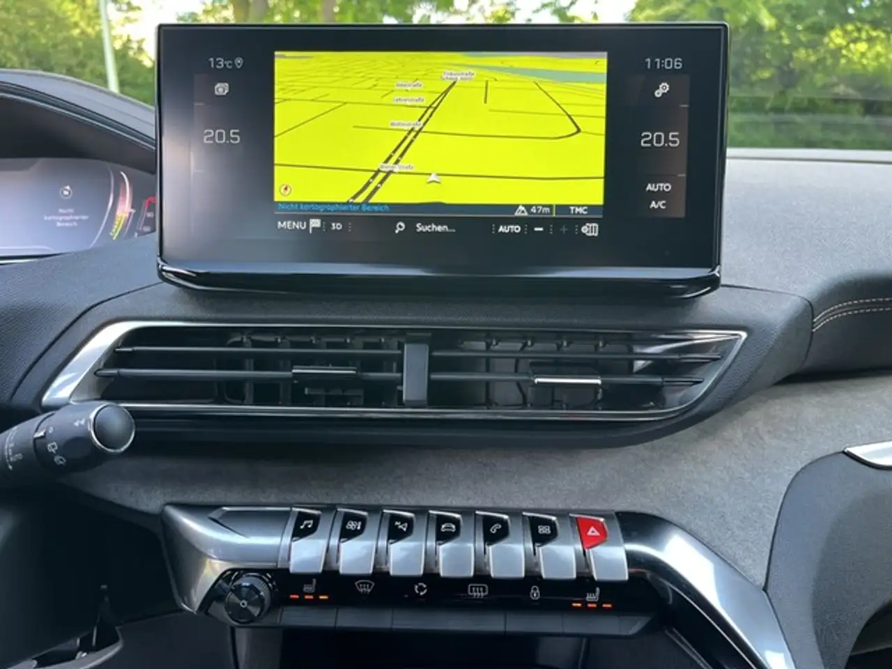 Peugeot 3008 GT HYBRID 136 e-DSC6 KAMERA PDC PANO NAVI SHZ A... — Vehicle gallery 12