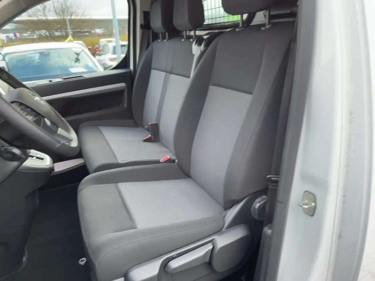Opel Vivaro Kasten -e (75kWh) (L2) Edition M 2xKlima — معرض صور السيارة 15