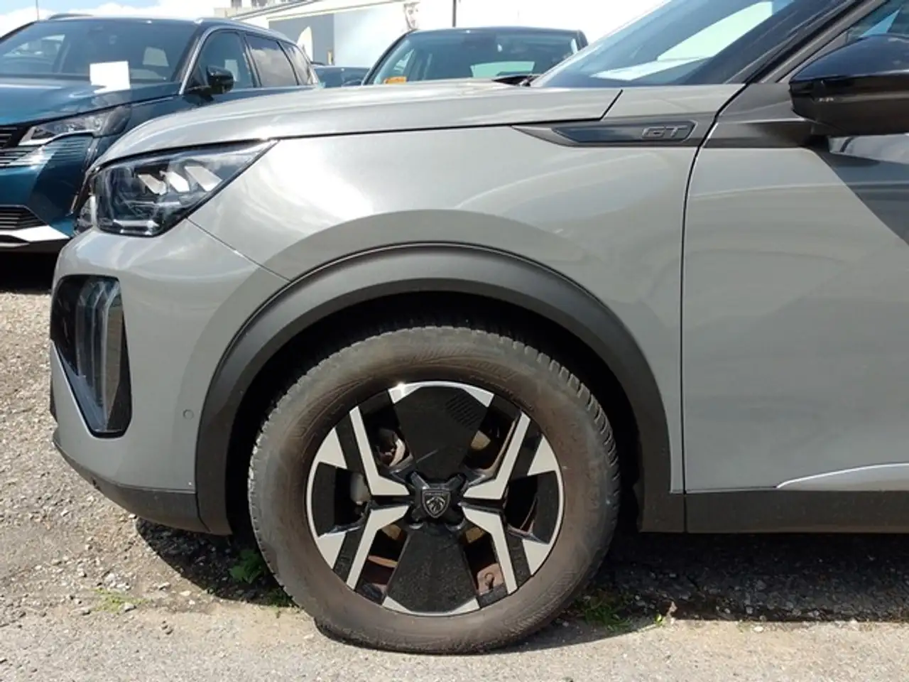 Peugeot 2008 GT PureTech 130 EAT8 — معرض صور السيارة 5