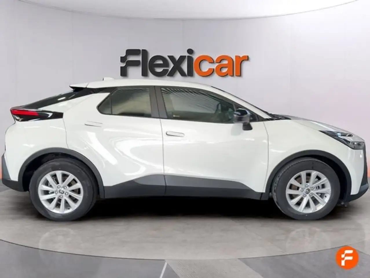 Toyota C-HR 140H Advance — معرض صور السيارة 9