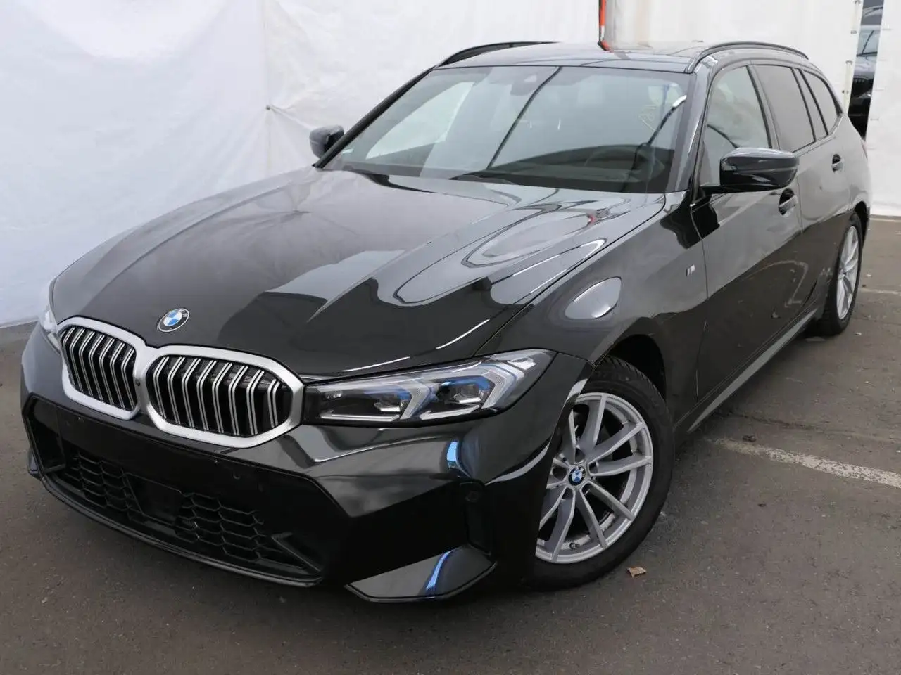 BMW 320 i T. M Sport HUD ACC SuView LiveProf.HiFi AHK — Vehicle gallery 2