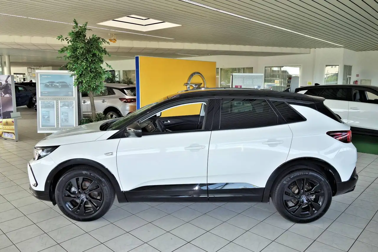 Opel Grandland GS 1.2 130PS LED-Matrixlicht,Navi,el.Heckklappe,360°Kamera — Vehicle gallery 18