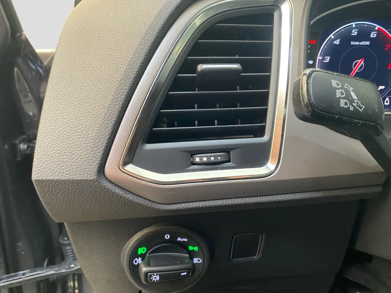 SEAT Ateca 1.5 TSI DSG Xperience LED KLIMA ACC NAVI — معرض صور السيارة 13