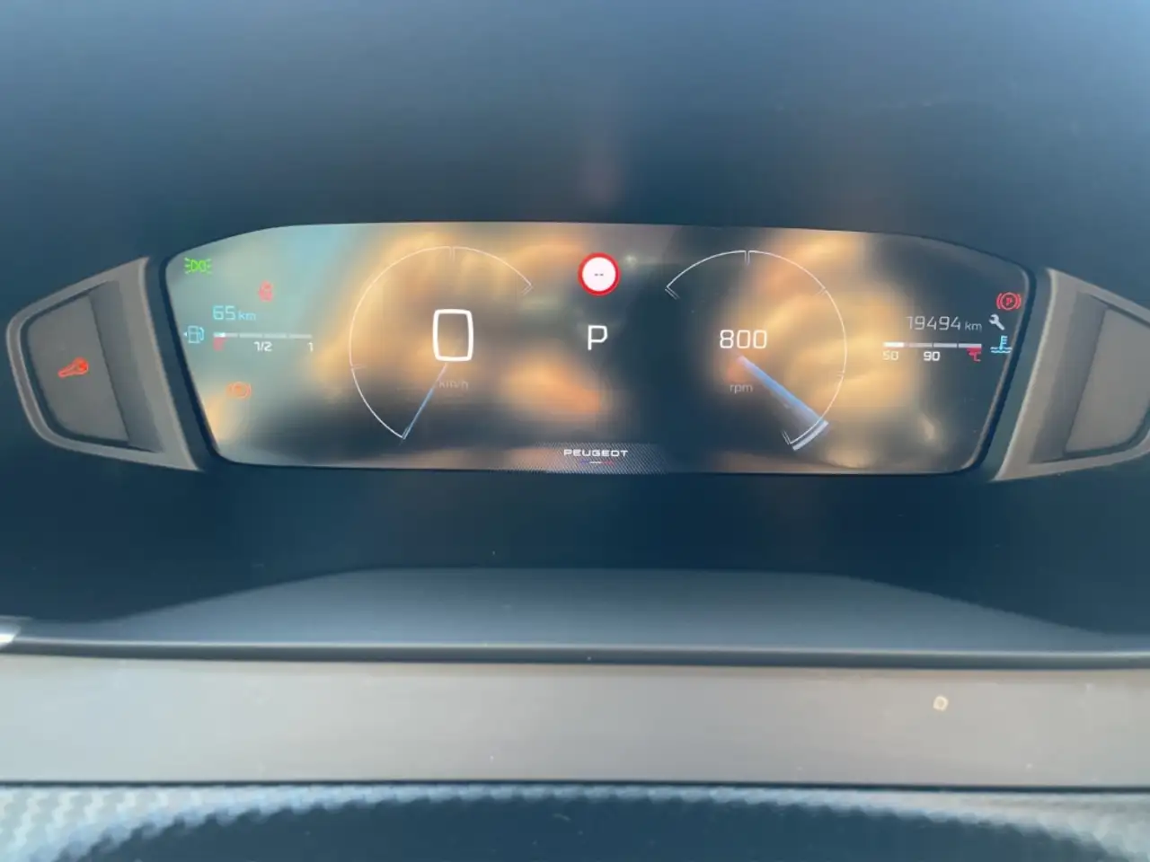 Peugeot 2008 Allure PureTech 130 EAT8 LED Apple CarPlay Android — معرض صور السيارة 15