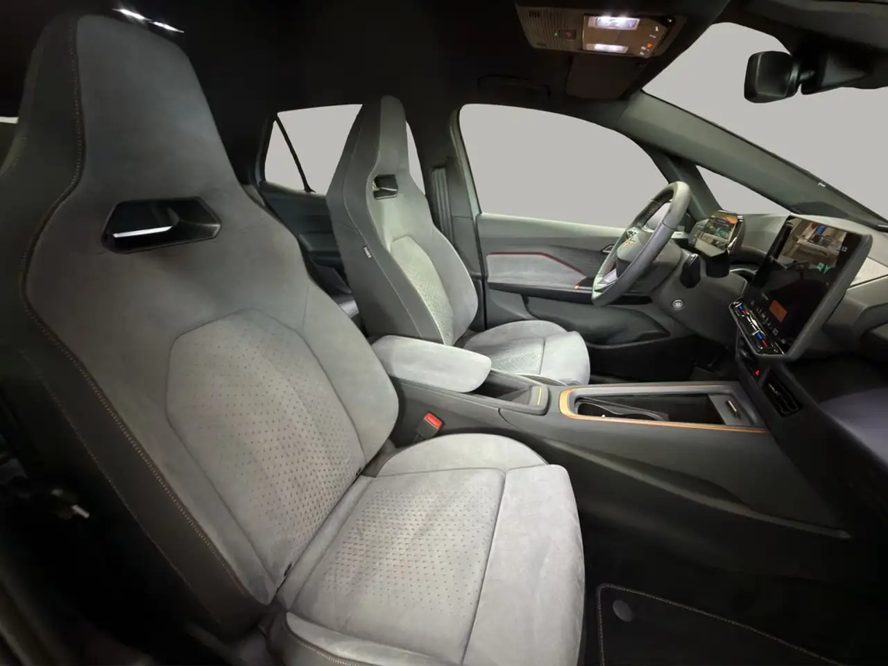 CUPRA Born Edition Dynamic Pilot-Paket M — معرض صور السيارة 17