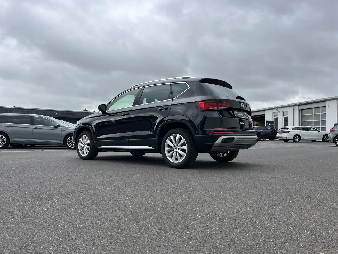 SEAT Ateca 1.5 TSI DSG Xperience 156€ m.20% Anz. Navi LED R — معرض صور السيارة 10