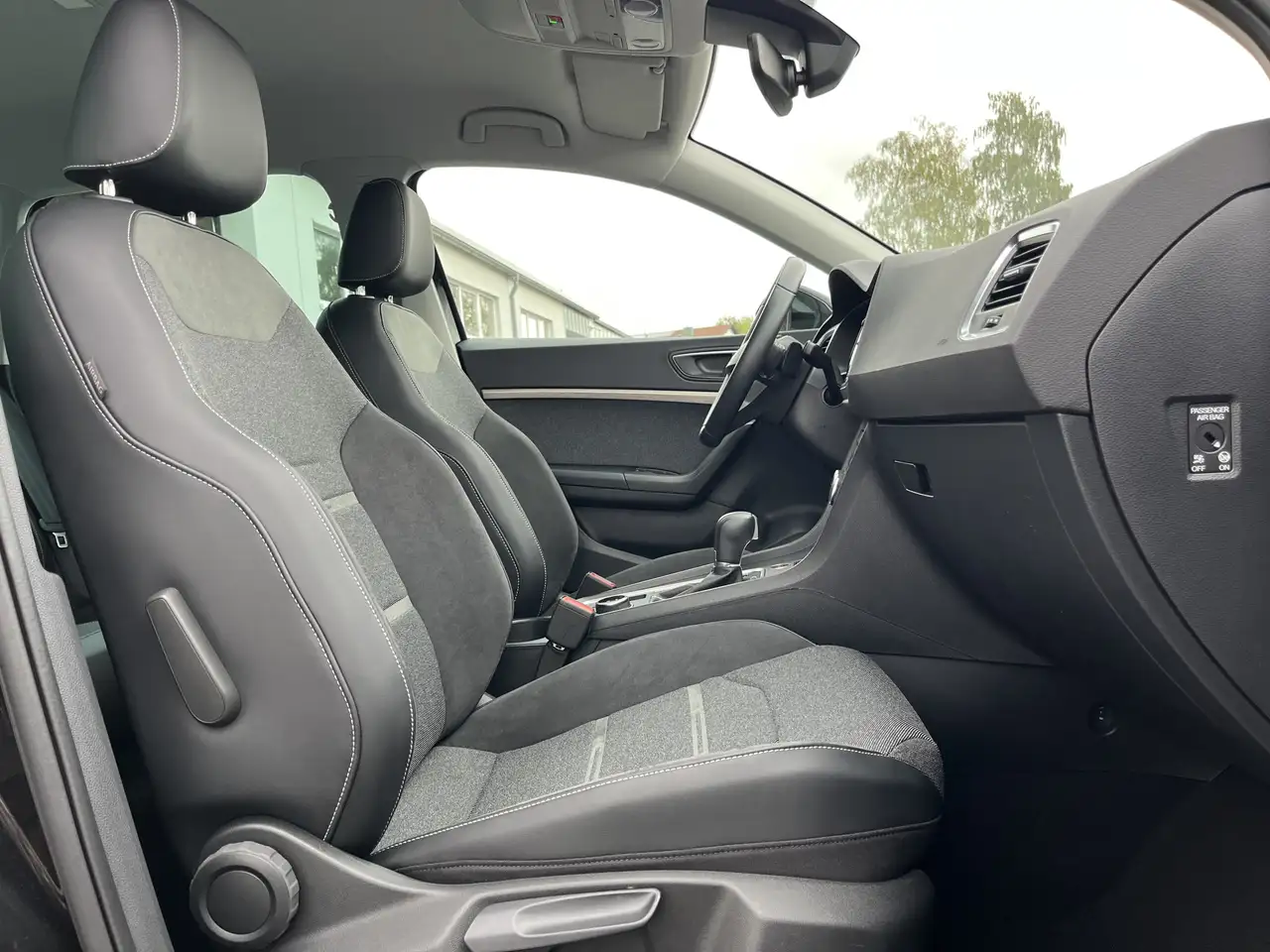 SEAT Ateca 1.5 TSI DSG Xperience 156€ m.20% Anz. Navi LED R — معرض صور السيارة 14
