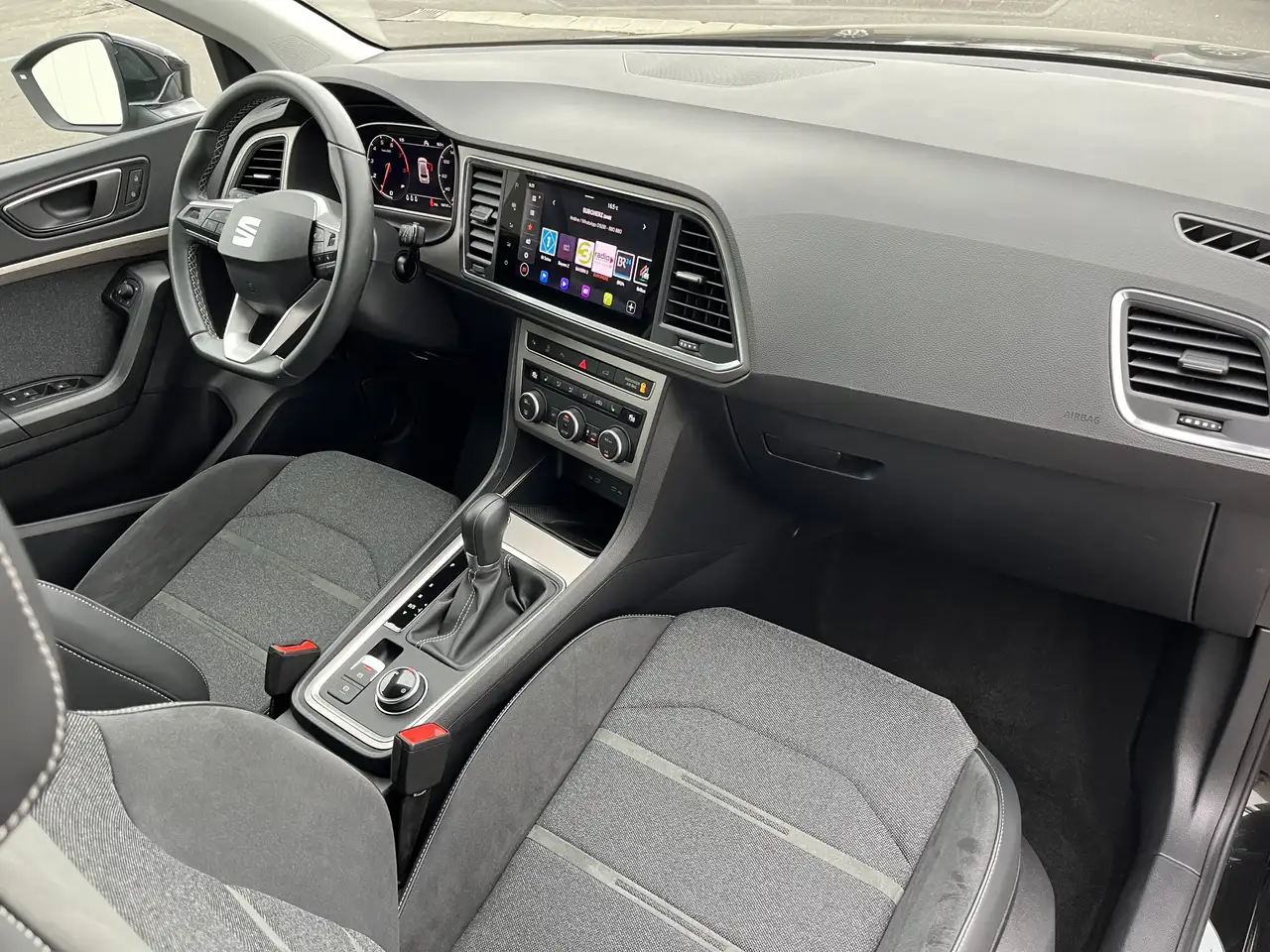SEAT Ateca 1.5 TSI DSG Xperience 156€ m.20% Anz. Navi LED R — معرض صور السيارة 13