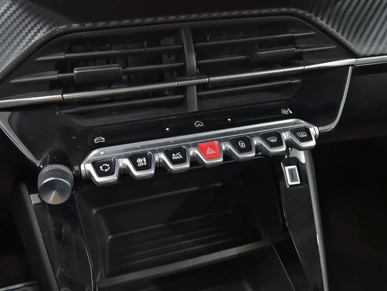 Peugeot 208 Style HYBRID 110 eDCS6 — معرض صور السيارة 25