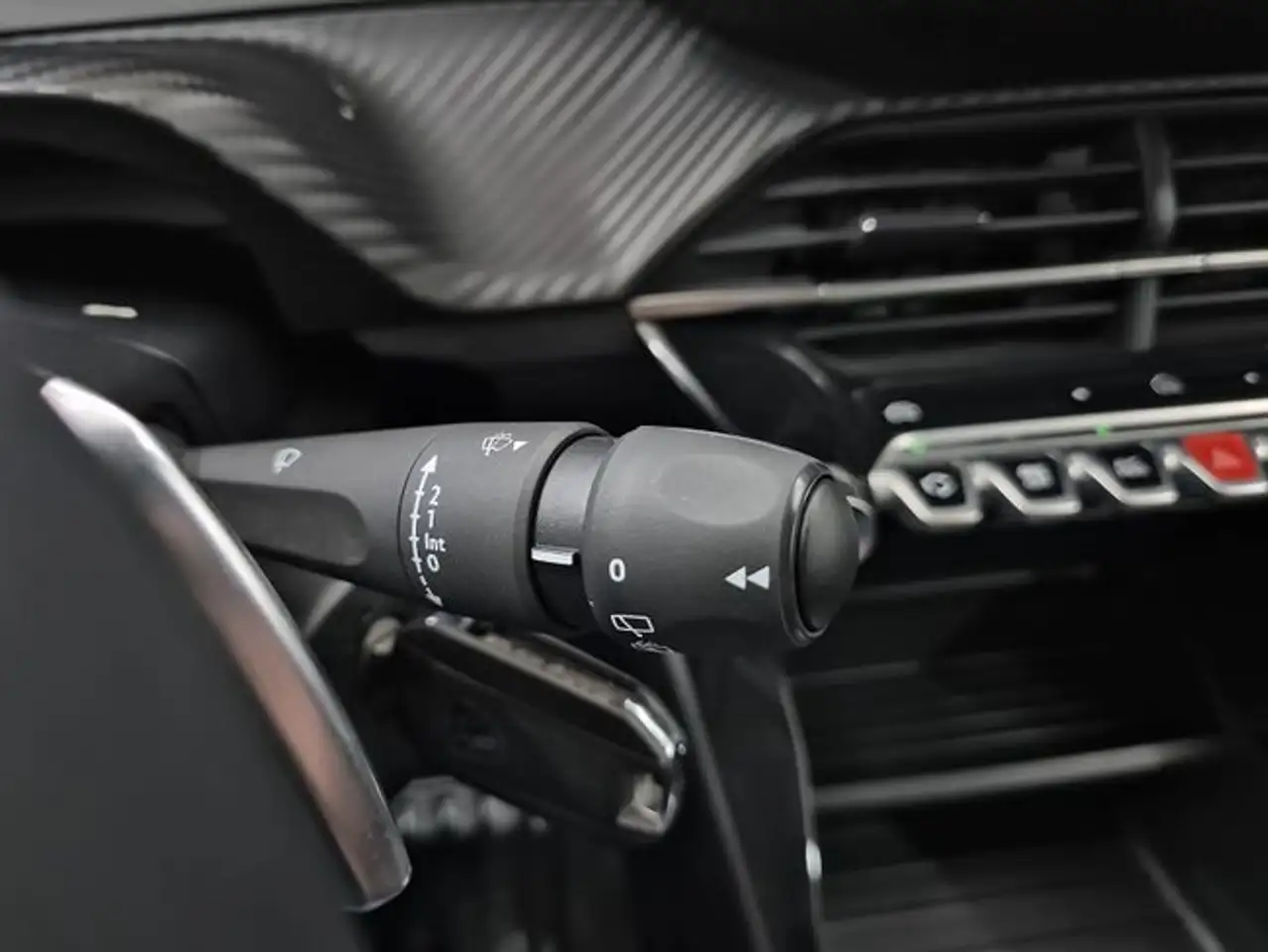 Peugeot 208 Style HYBRID 110 eDCS6 — معرض صور السيارة 16