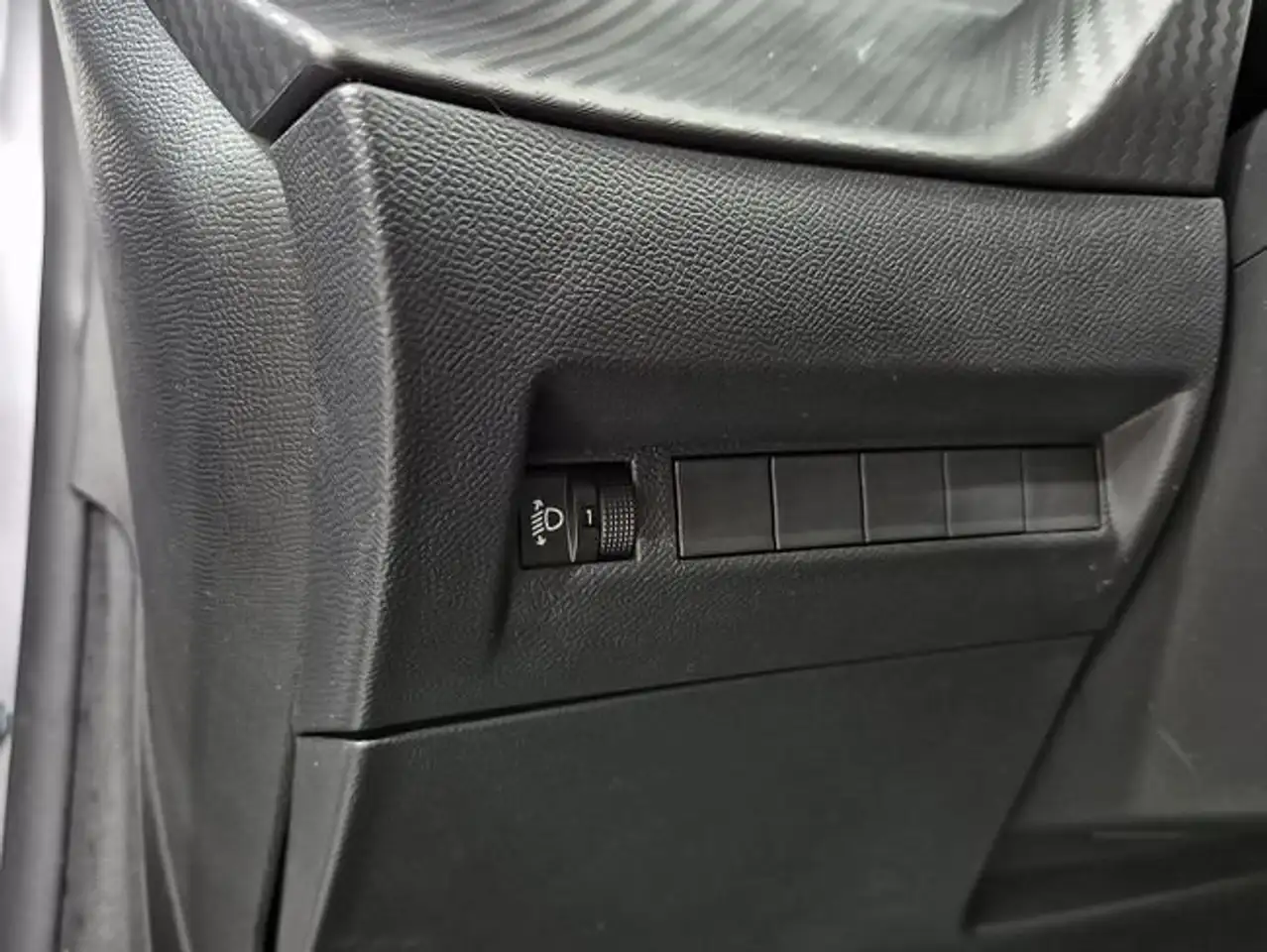 Peugeot 208 Style HYBRID 110 eDCS6 — معرض صور السيارة 13