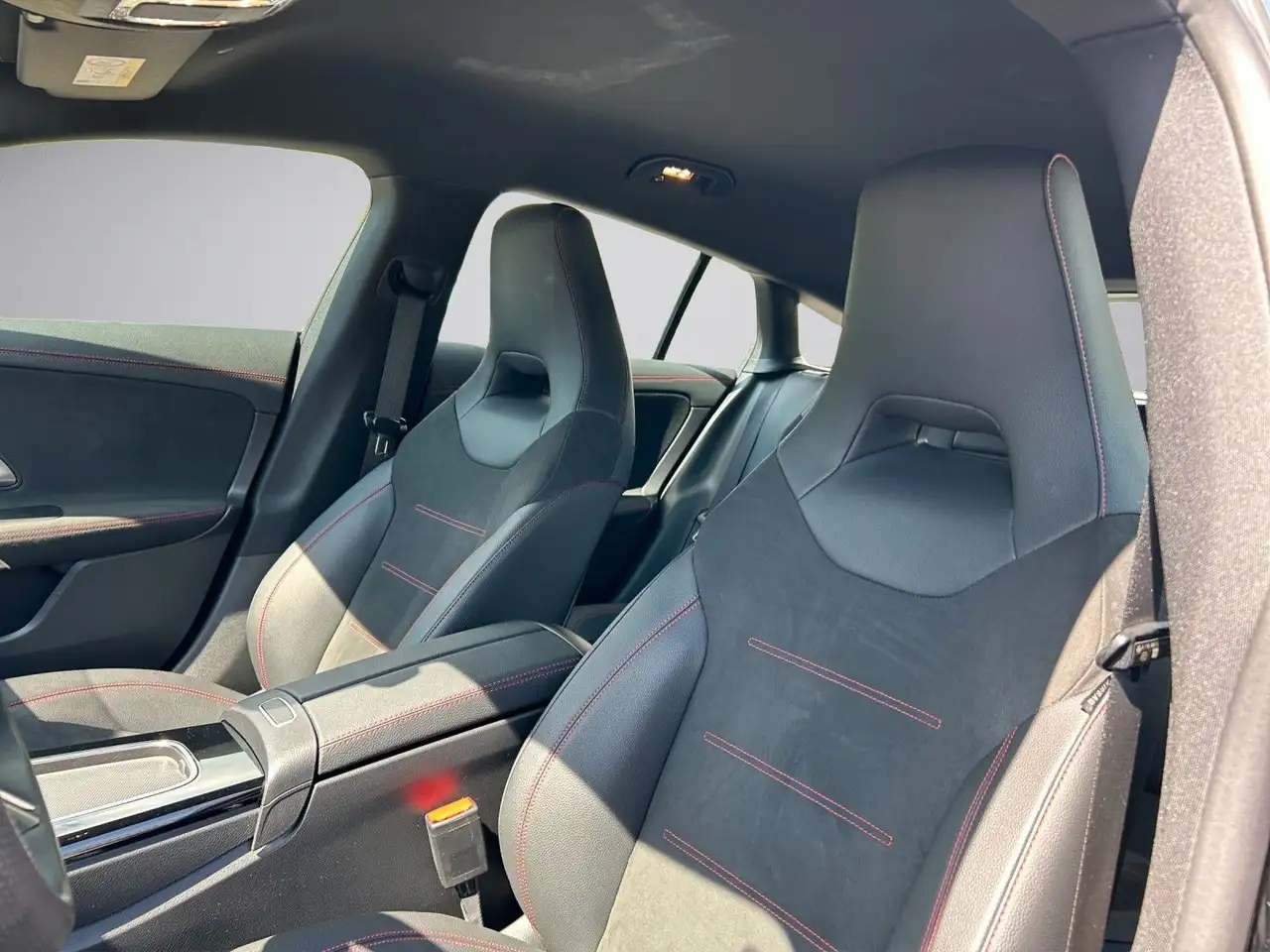 Mercedes-Benz CLA 180 *AMG-LINE*KAMERA*LED*MBUX*KEYLESS*PDC* — معرض صور السيارة 4