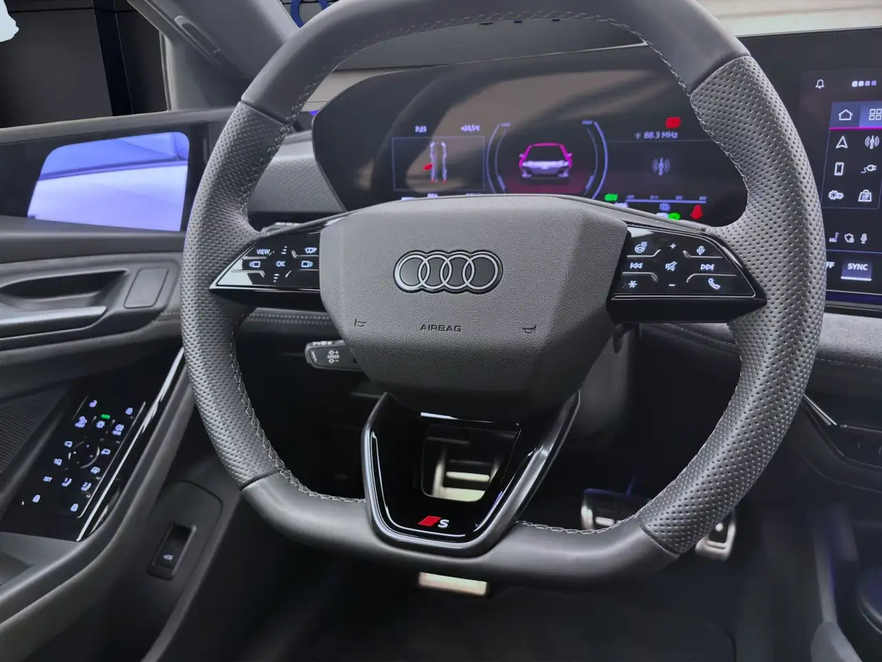 Audi S6 e-tron S6 Avant e-tron Q EDITION ONE BEIGE B&O MATRIX P — معرض صور السيارة 13