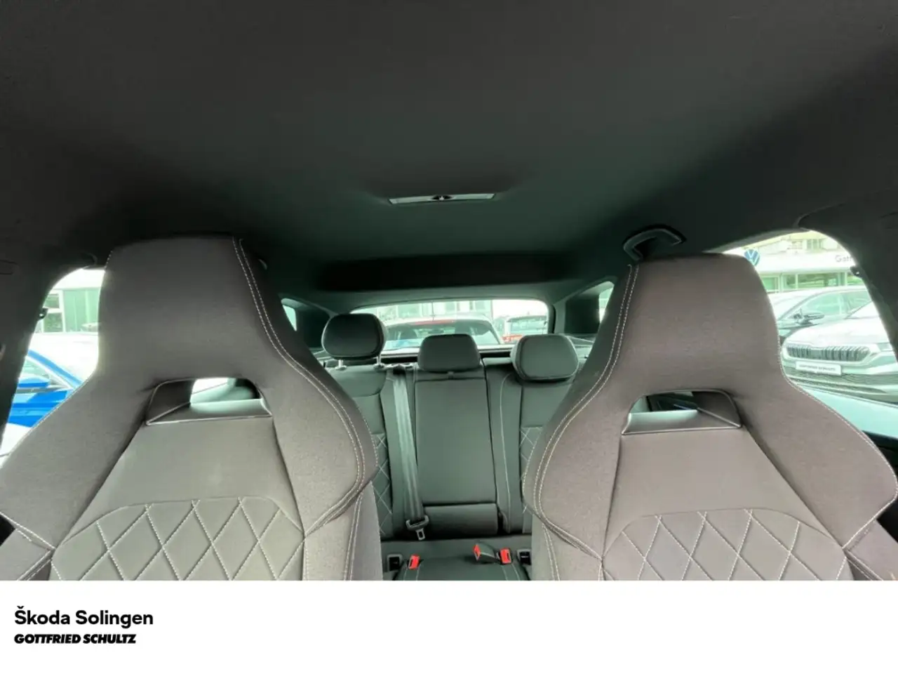 Skoda Karoq 1.5 TSI Sportline DSG Kamera SHZ Matrix-LED — Galerie du véhicule 13