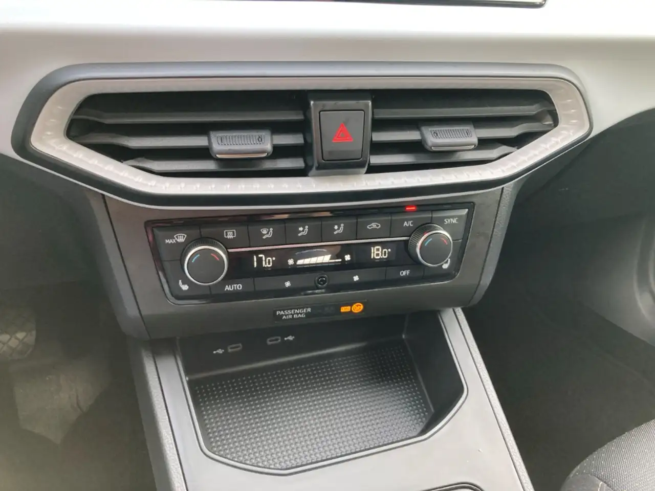 SEAT Ibiza 1.0 TSI STYLE EDITION Style Edition ACC+LED+SHZ+PD — معرض صور السيارة 18