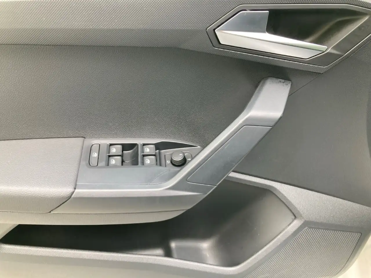 SEAT Ibiza 1.0 TSI STYLE EDITION Style Edition ACC+LED+SHZ+PD — معرض صور السيارة 20