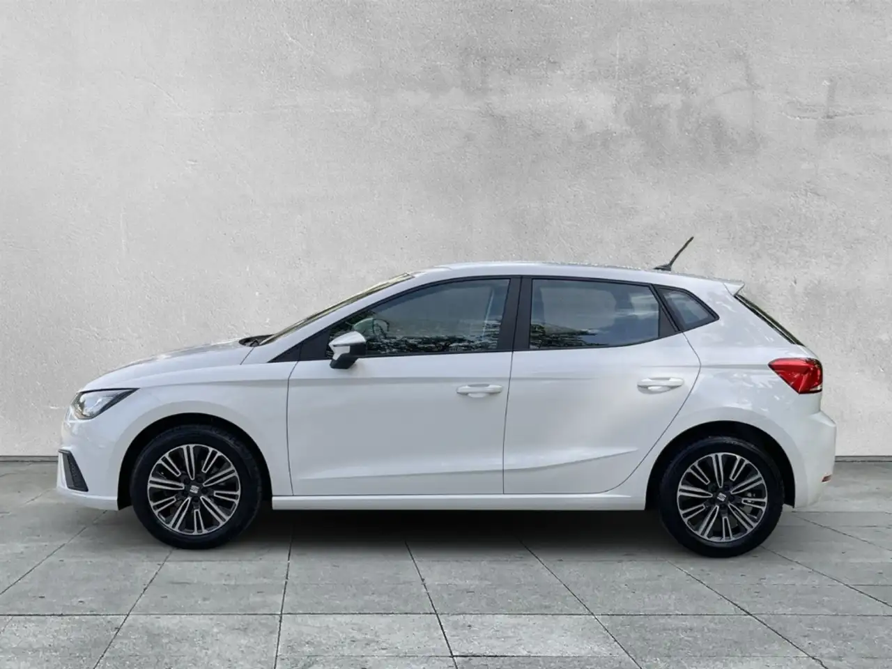 SEAT Ibiza 1.0 TSI STYLE EDITION Style Edition ACC+LED+SHZ+PD — معرض صور السيارة 2