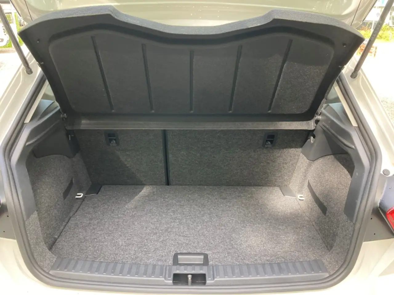 SEAT Ibiza 1.0 TSI STYLE EDITION Style Edition ACC+LED+SHZ+PD — معرض صور السيارة 12