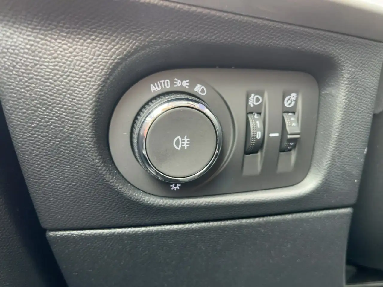 Opel Mokka 1.2 Elegance LED/SHZ/LHZ/PDC/180°Kamera — Vehicle gallery 16