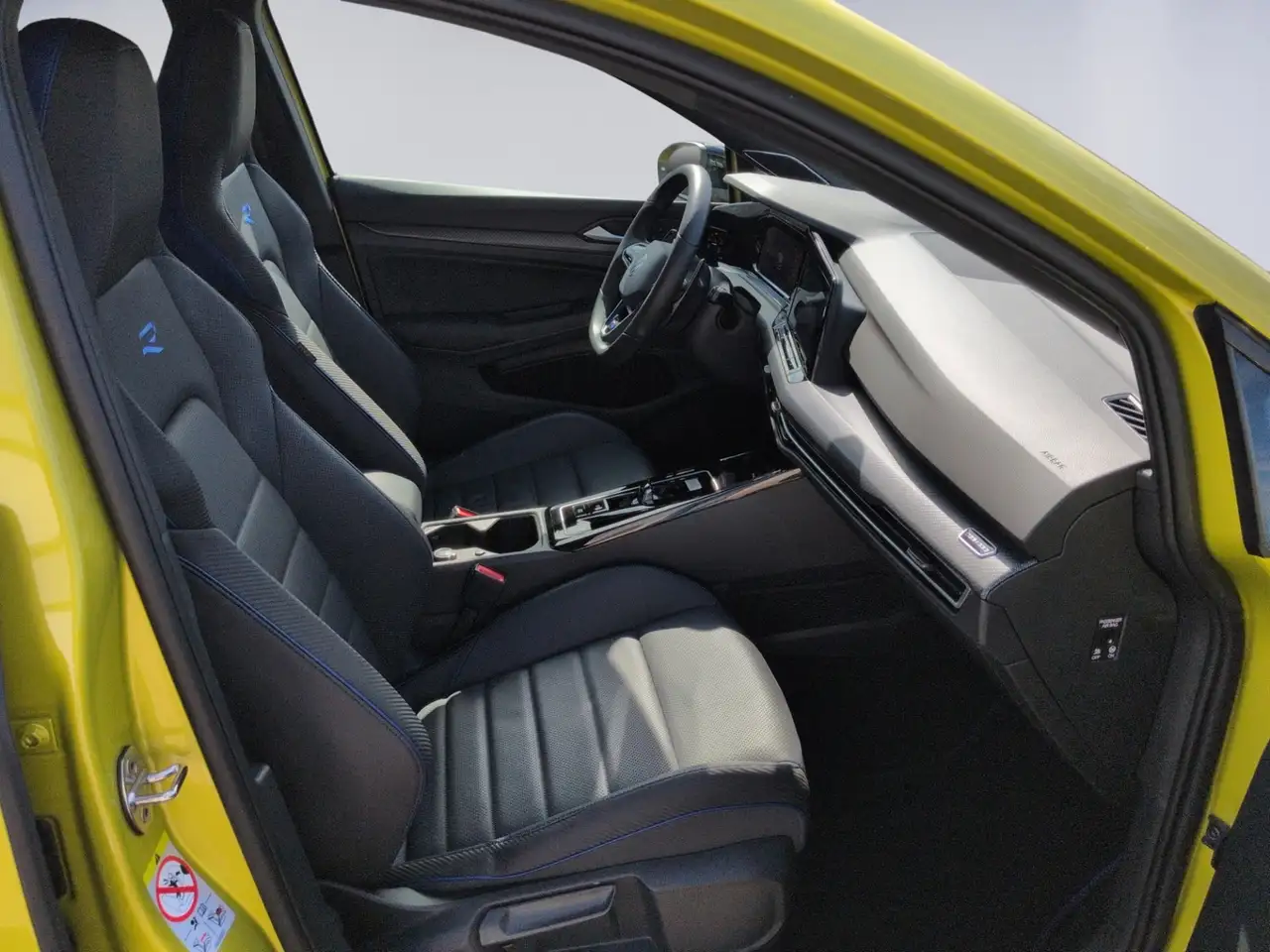 Volkswagen Golf VIII R 333 Limited Edition KAMERA+AKRA+DCC+ — معرض صور السيارة 19