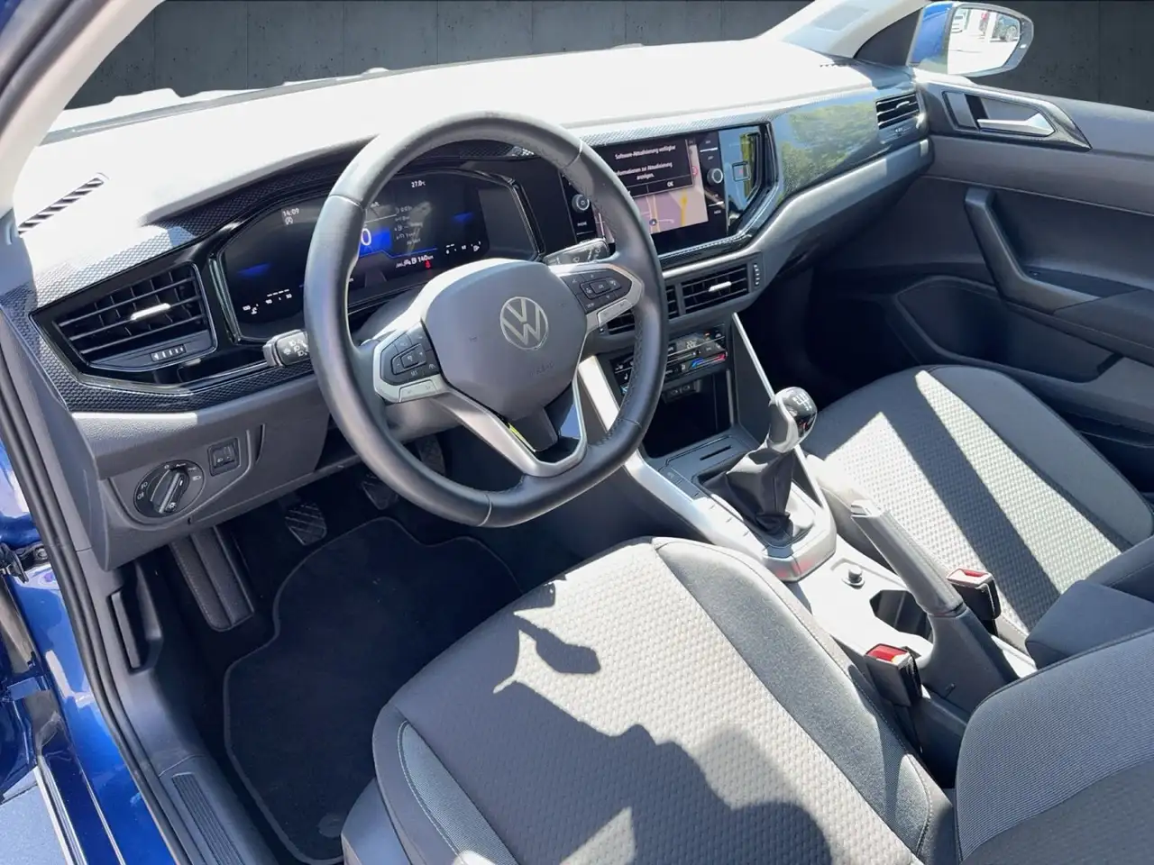 Volkswagen Polo Life 1.0 TSI ACC/AppCon/Clima/SHZ/LED/Bluet — Galería del vehículo 9