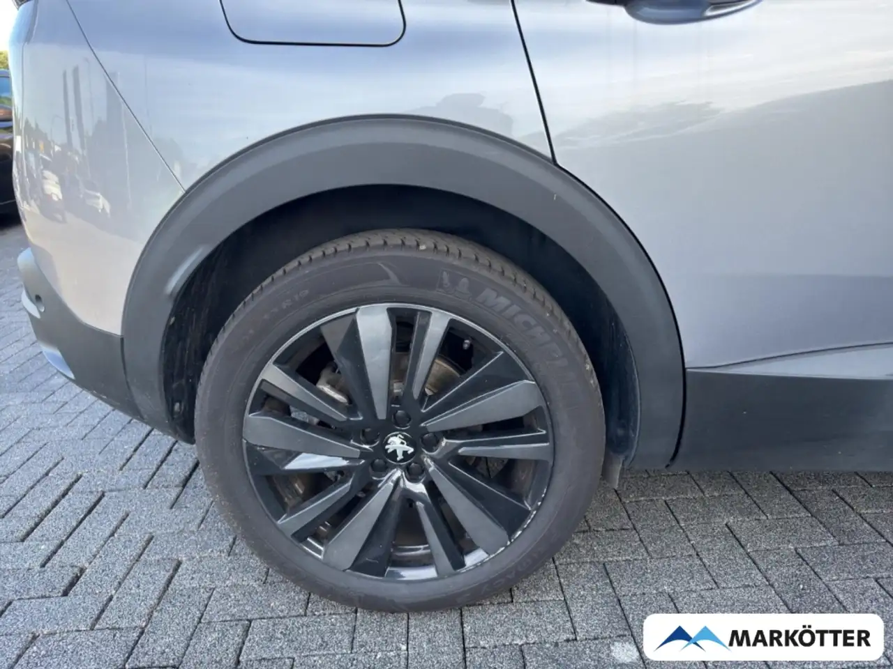 Peugeot 3008 Hybrid 136 GT*AUT.*PANO*SITZHZG.*LED*TEILLEDER*KAM — Galería del vehículo 34