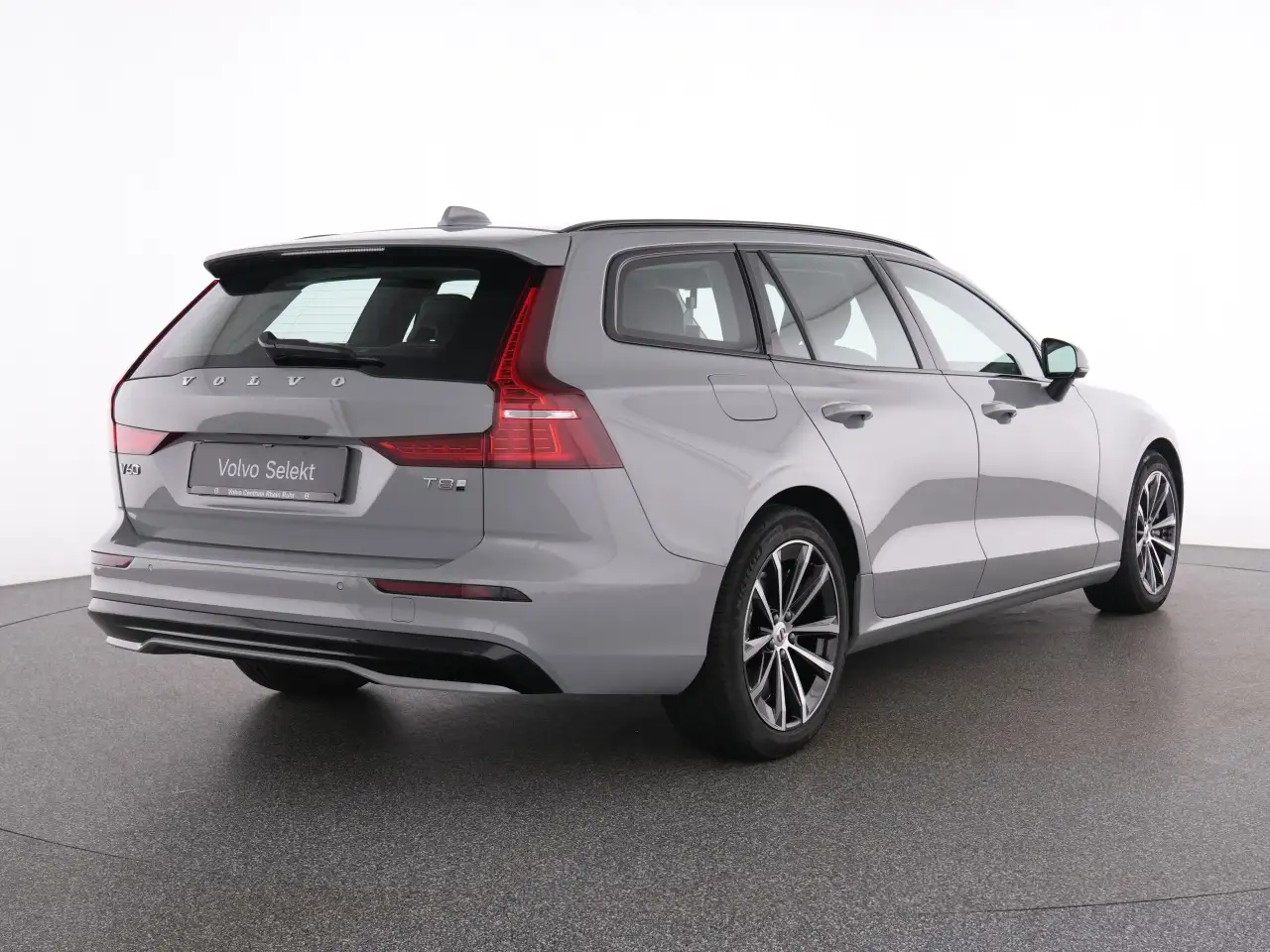 Volvo V60 T8 Recharge Plus Dark+LEDER+MEMRY+KAM+BLIS+ — معرض صور السيارة 3