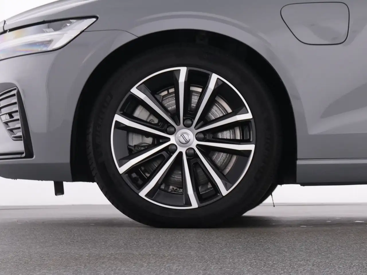 Volvo V60 T8 Recharge Plus Dark+LEDER+MEMRY+KAM+BLIS+ — معرض صور السيارة 20