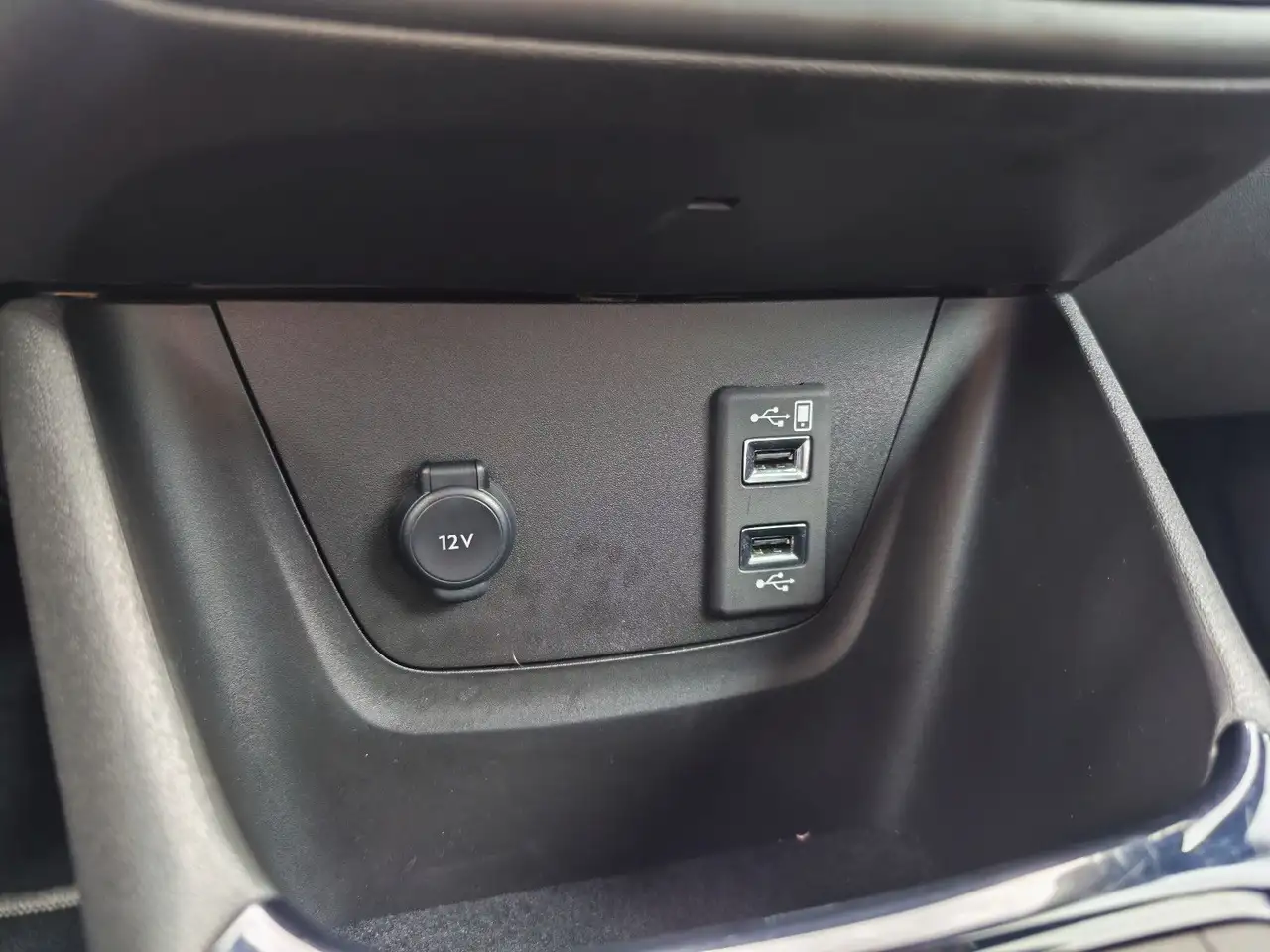 Opel Crossland X Crossland / LED / Wenig KM / Kamera / Allwetter — Galería del vehículo 20
