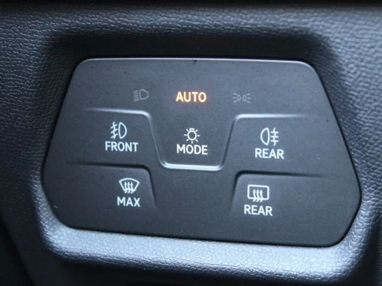 CUPRA Formentor 1.5 TSI 110kW 150 CV — معرض صور السيارة 23