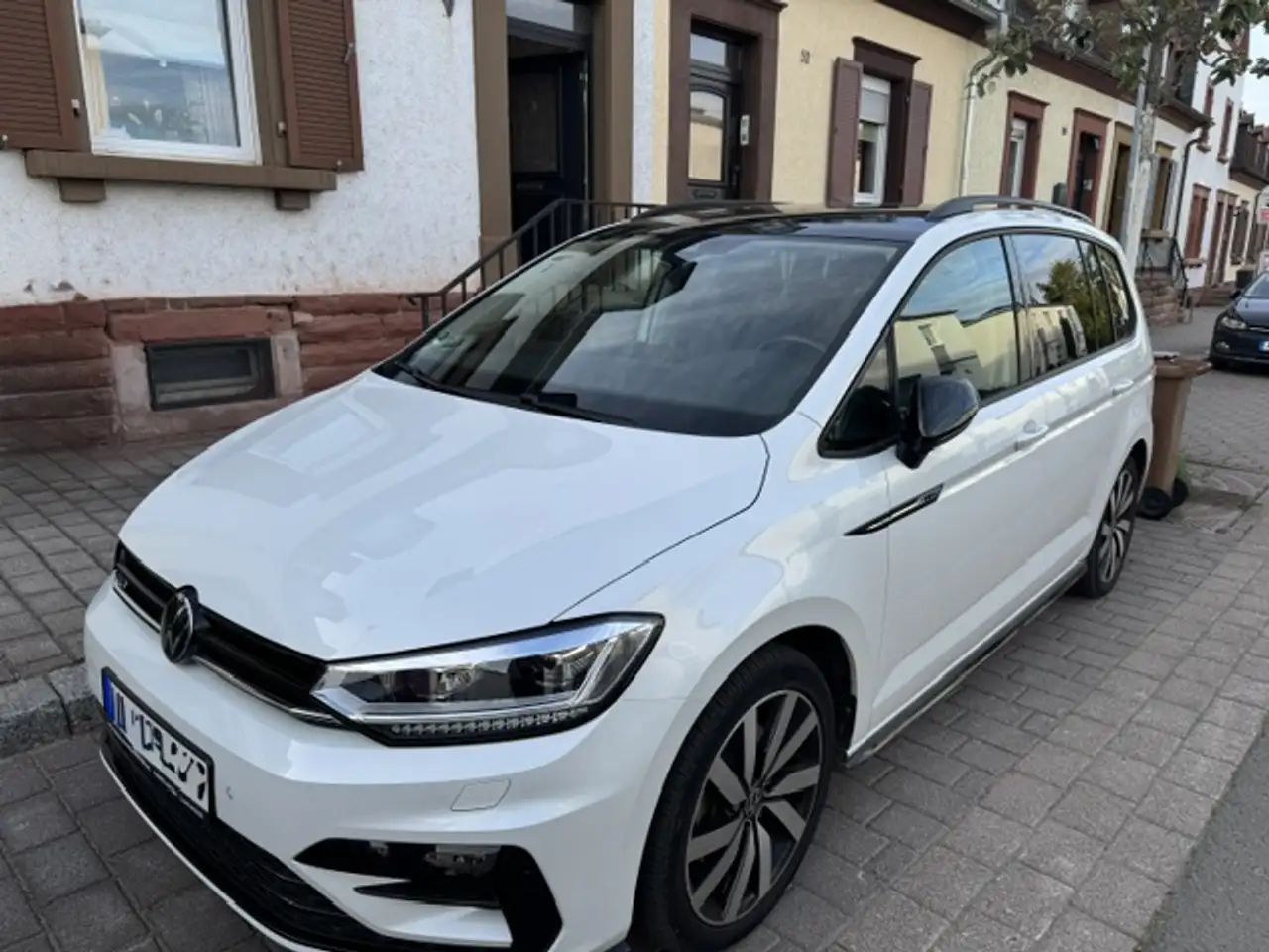 Volkswagen Touran Highline R-Line — Vehicle gallery 2