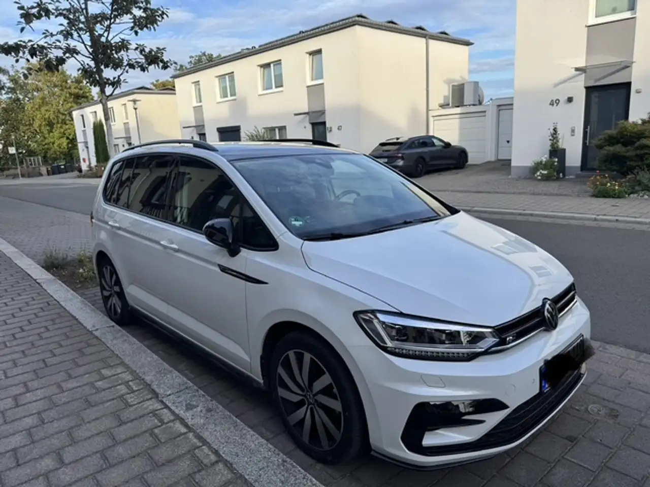 Volkswagen Touran Highline R-Line — Flonheim