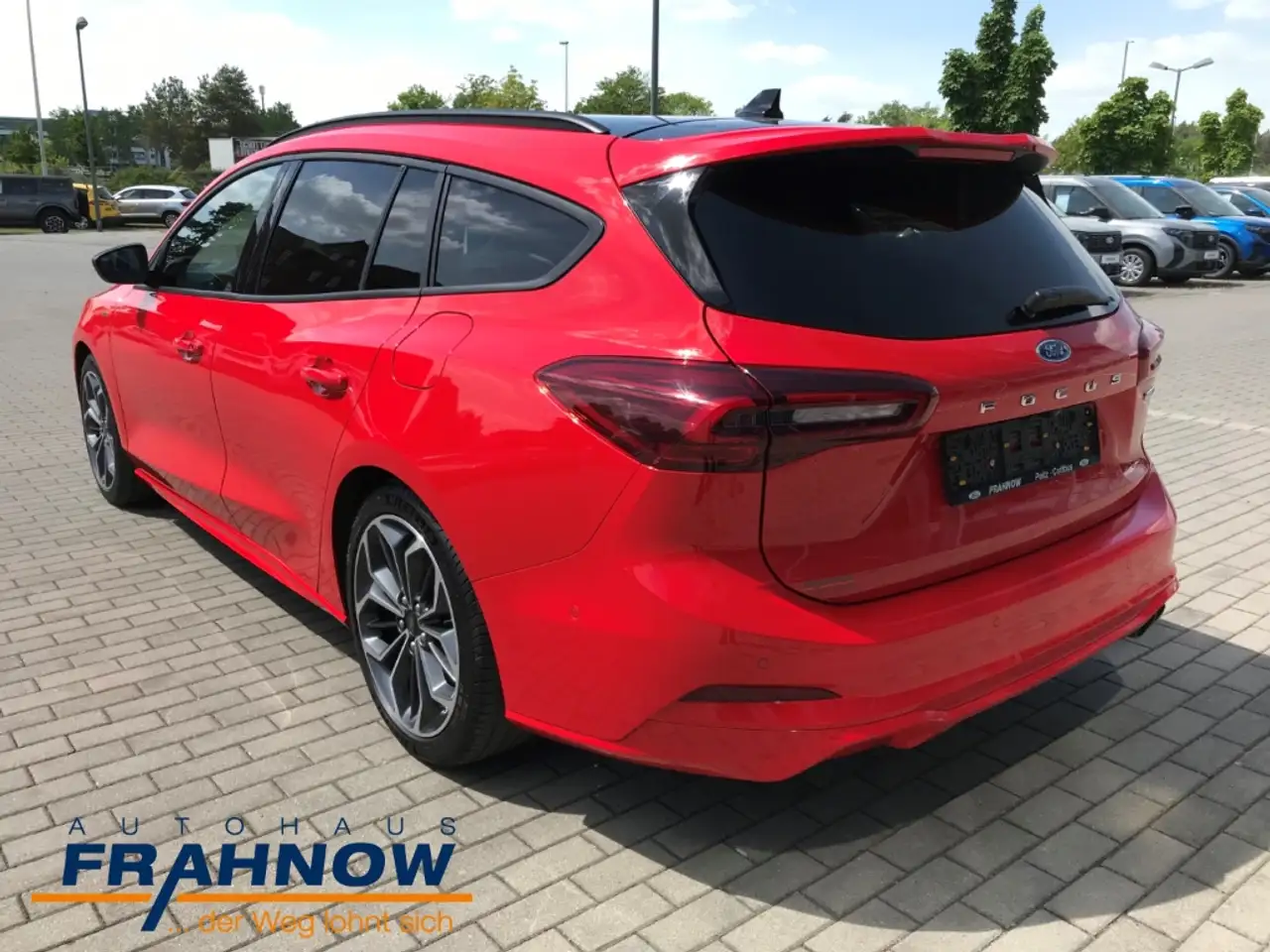 Ford Focus Turnier 1.0 EcoBoost MHEV ST-Line X LED AHK ACC NA — Galería del vehículo 6