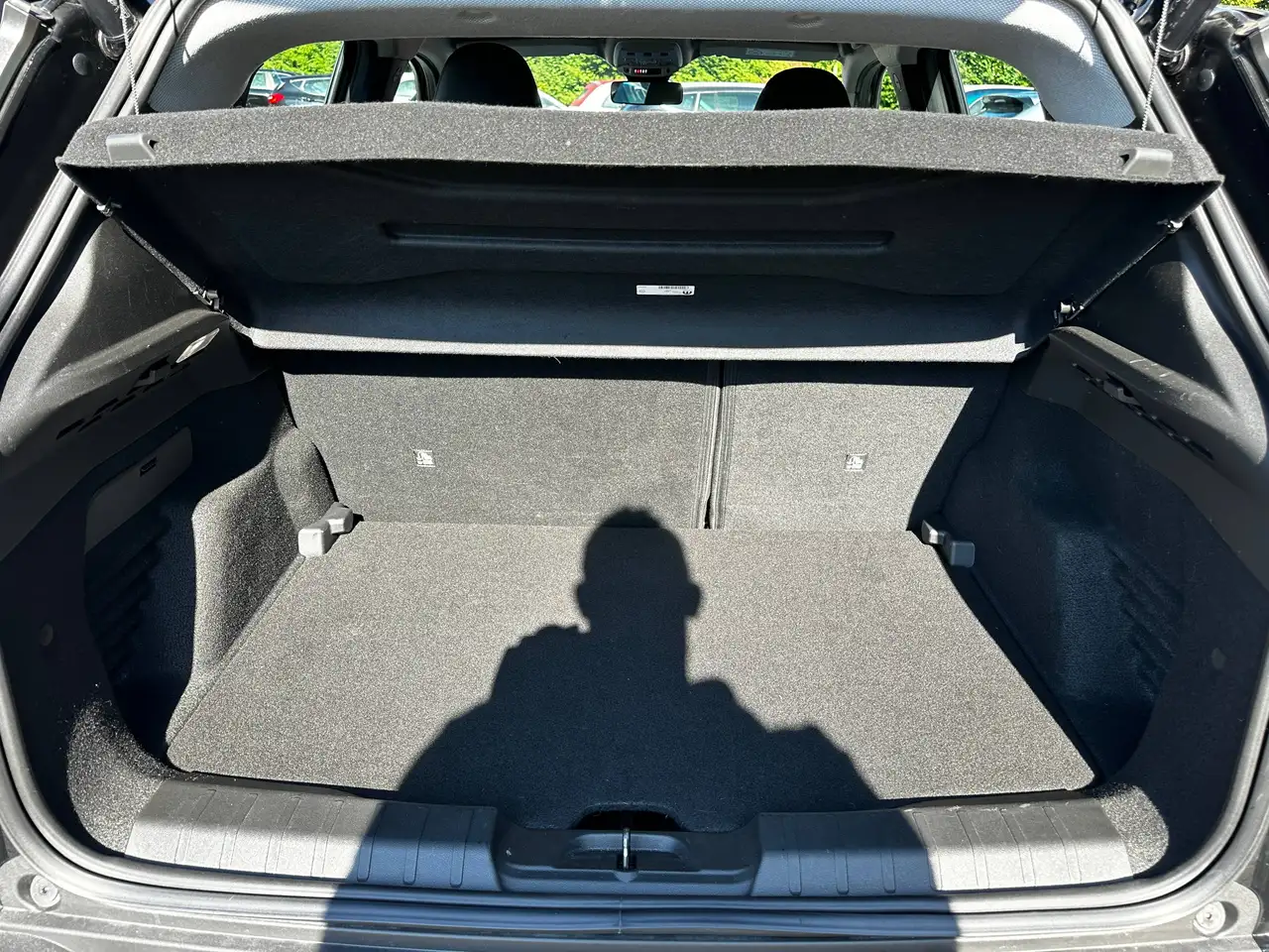 Jeep Avenger 1.2 GSE Altitude "schöner kleiner schwarzer" — معرض صور السيارة 12