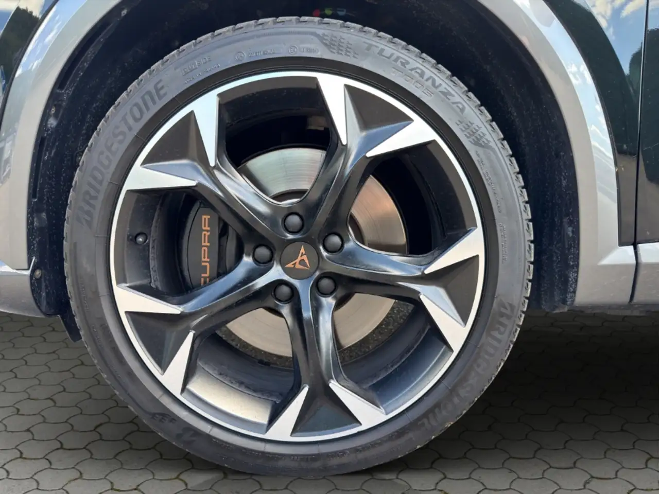 CUPRA Formentor 2.0 TSI DSG 4Drive VZ 5-J-GARANTIE DCC FULL LINK N — Vehicle gallery 29