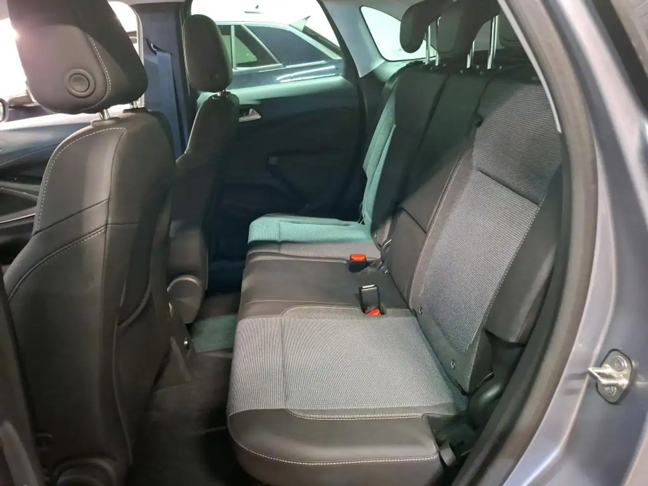 Opel Crossland Elegance 1.2 *NAVI*SHZ*CAM*TEMPOMAT — Vehicle gallery 7