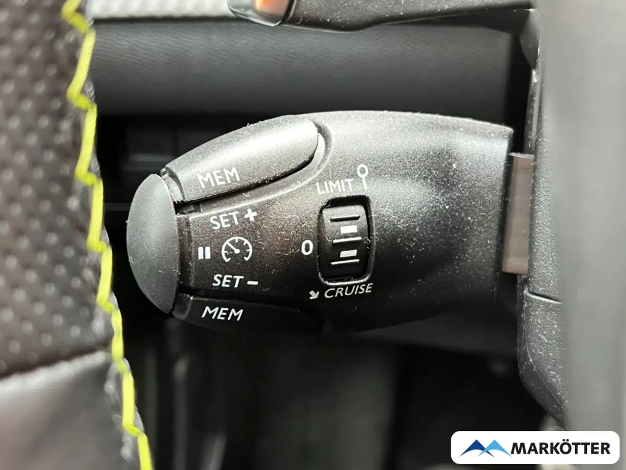 Peugeot 2008 GT PureTech130 Alcantara/Keyless/Massage — معرض صور السيارة 15