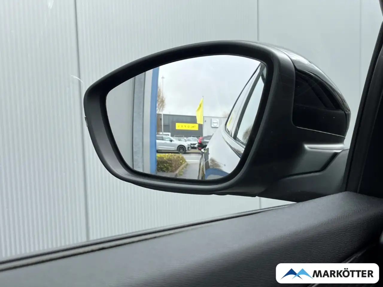 Peugeot 2008 GT PureTech130 Alcantara/Keyless/Massage — معرض صور السيارة 16