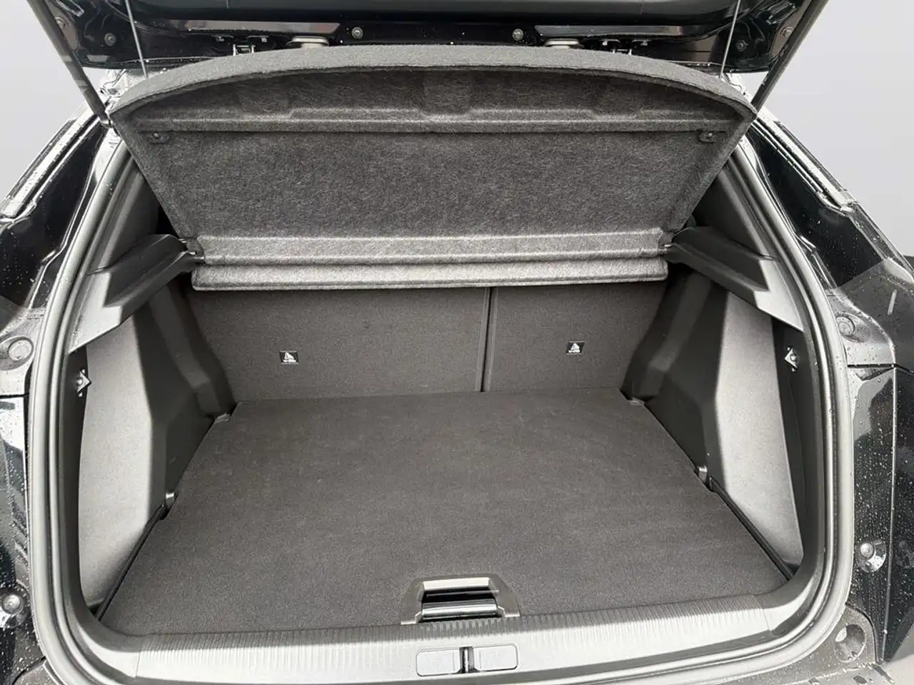 Peugeot 2008 GT — معرض صور السيارة 9