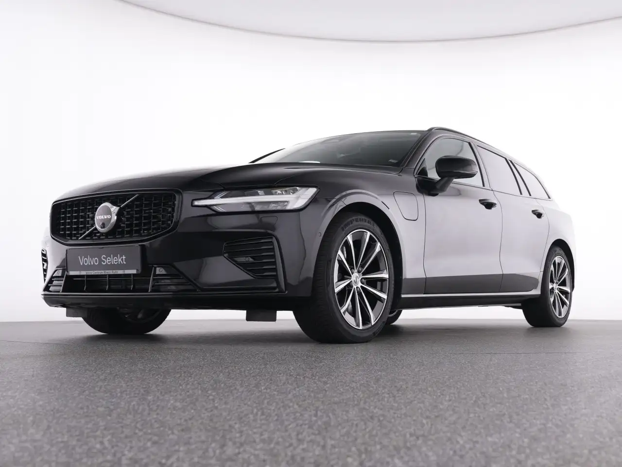 Volvo V60 T8 Recharge Plus Dark+AHK+BP+WINTERPAK+LM — معرض صور السيارة 8