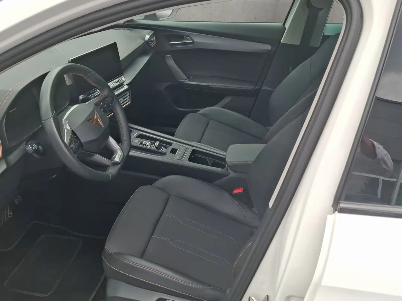 CUPRA Formentor 1.5 TSI Basis Automatik, Spurwechselas — Vehicle gallery 9