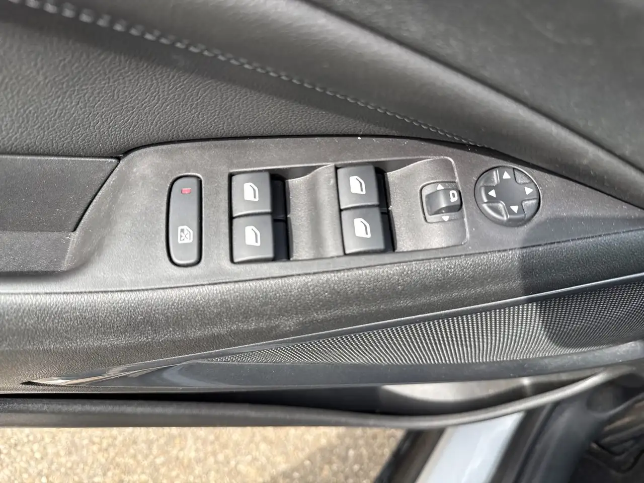 Opel Crossland Auto. Elegance LED+Navi+2xKlima+Kamera — Galerie du véhicule 13