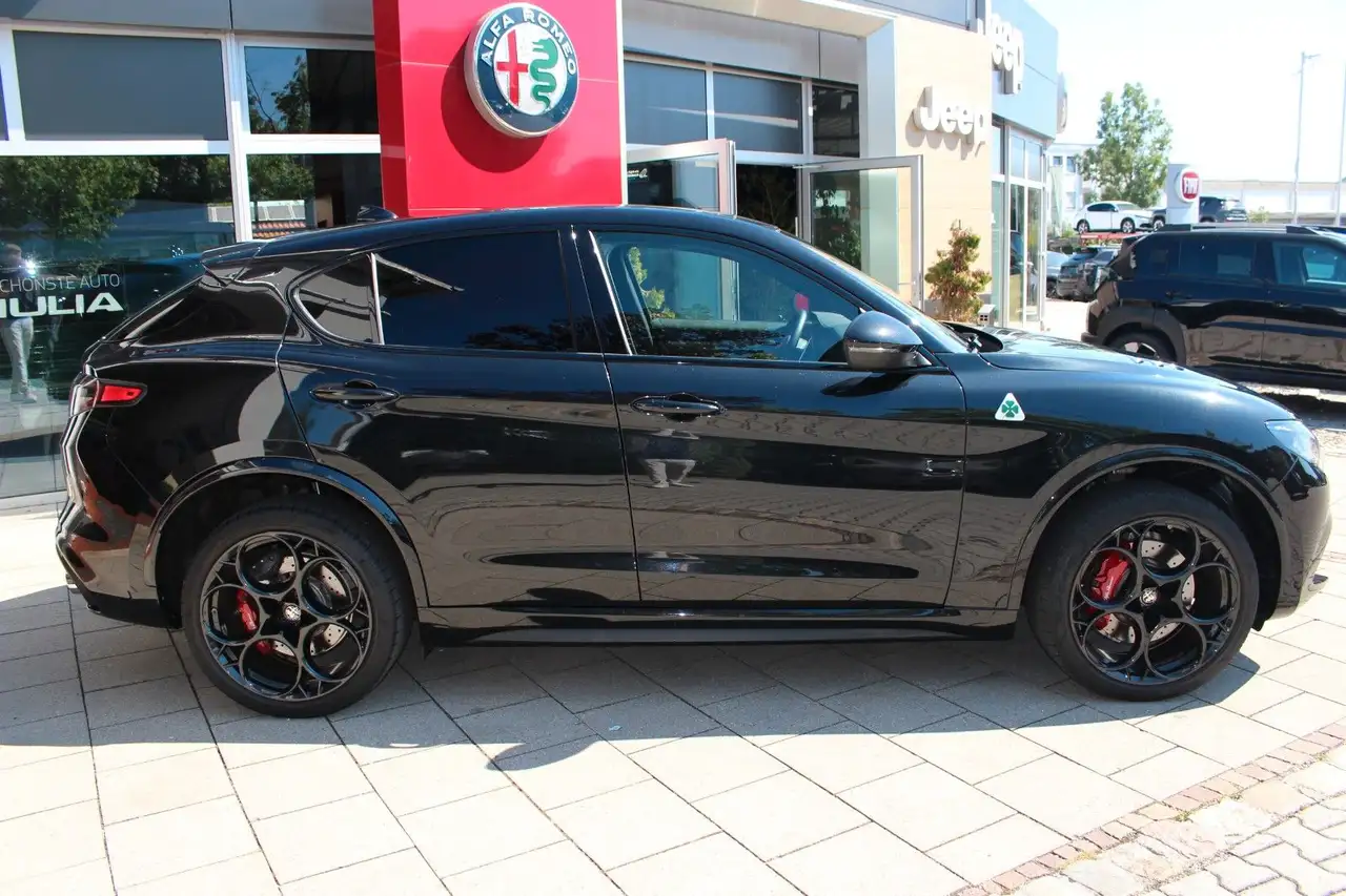 Alfa Romeo Stelvio Quadrifoglio Q4 LED_MATRIX/We.Gar.03-28 — Vehicle gallery 2