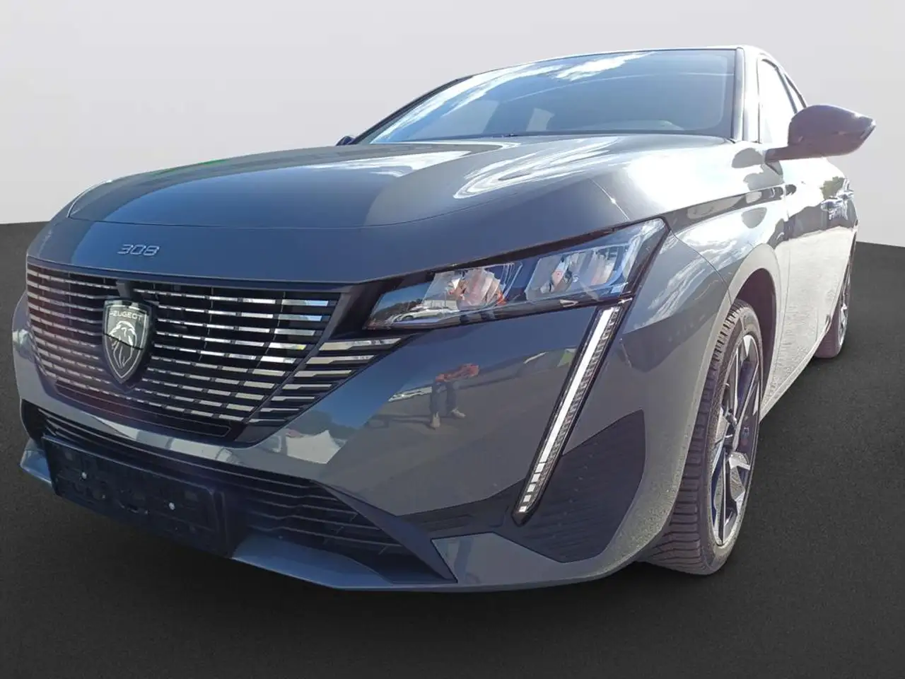 Peugeot 308 SW Allure HYBRID 136 e-DSC6 — معرض صور السيارة 8