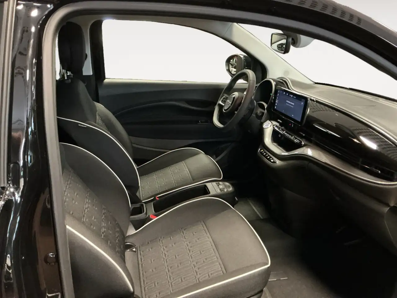 Fiat 500e 500 e Base Allwetter Klimaautomatik Carplay — Vehicle gallery 18