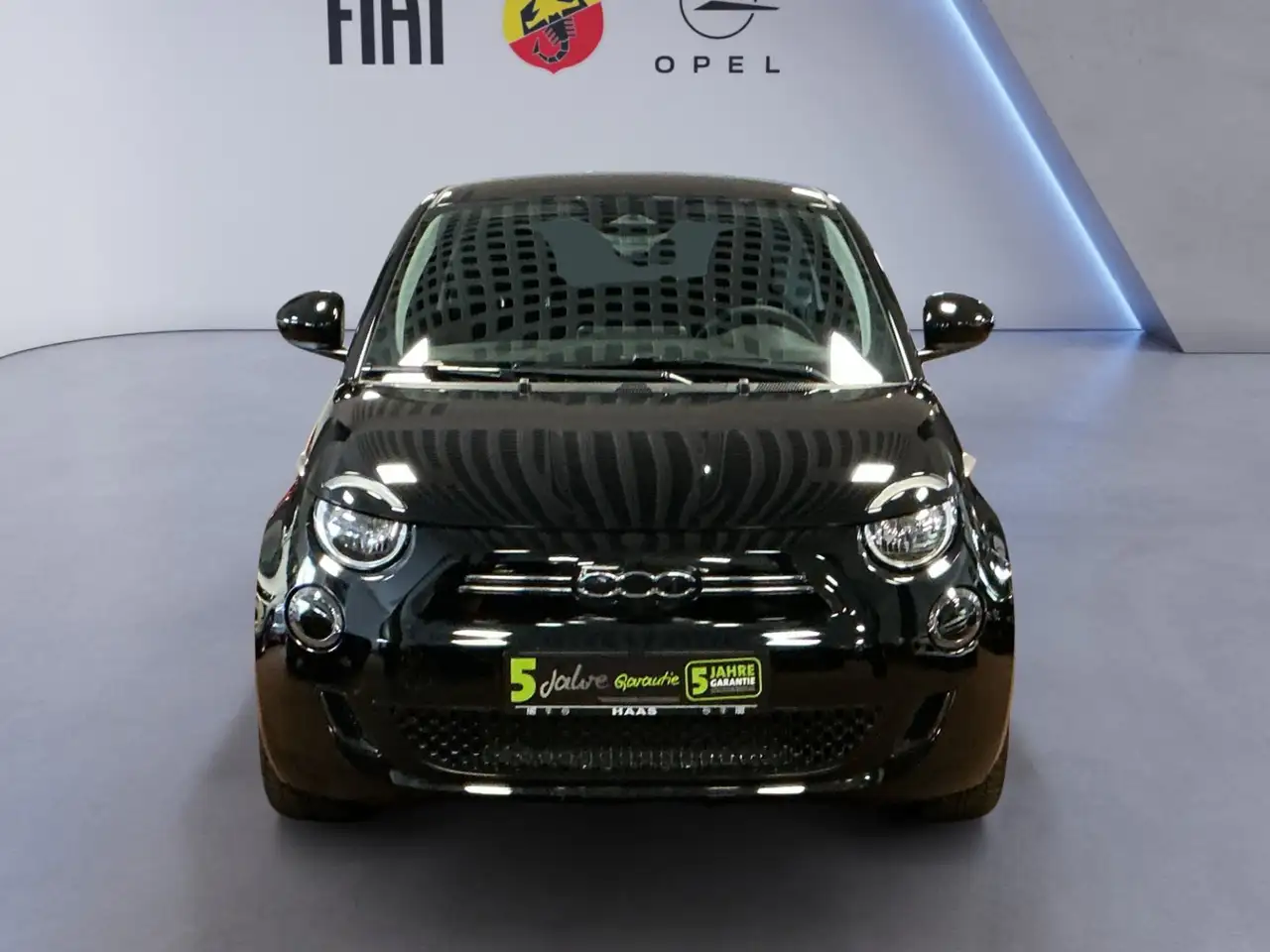 Fiat 500e 500 e Base Allwetter Klimaautomatik Carplay — Vehicle gallery 11