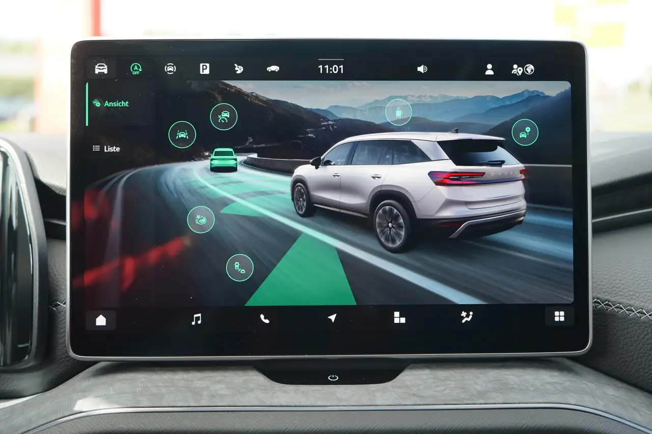 Skoda Kodiaq 1.5 TSI Navi Memory Totwinkel Panorama — Galería del vehículo 19