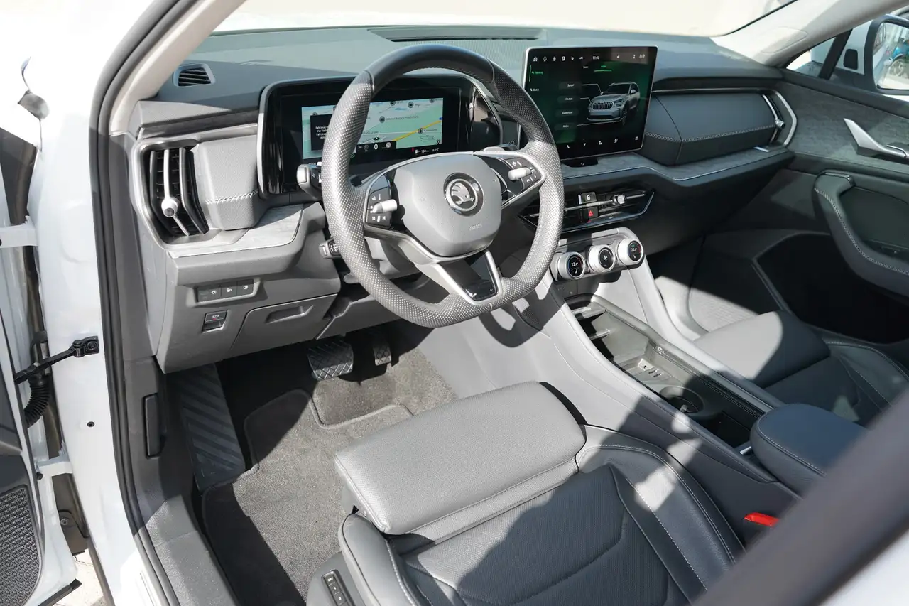 Skoda Kodiaq 1.5 TSI Navi Memory Totwinkel Panorama — Galería del vehículo 10