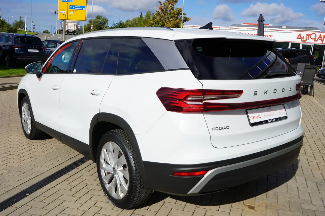 Skoda Kodiaq 1.5 TSI Navi Memory Totwinkel Panorama — Galería del vehículo 4