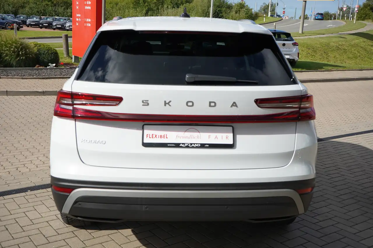 Skoda Kodiaq 1.5 TSI Navi Memory Totwinkel Panorama — Galería del vehículo 5